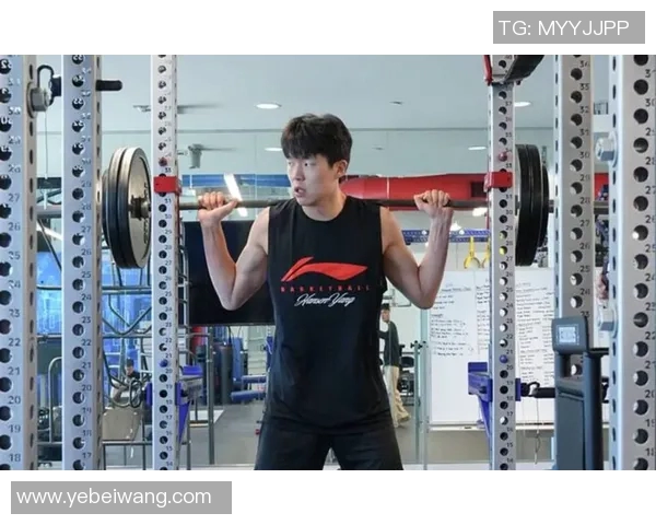 杨瀚森翻译澄清未加入开拓者教练组，称其英语进步快